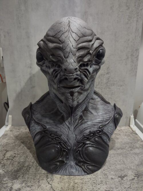 Jaw-Dropping Outlander Alien Silicone Mask