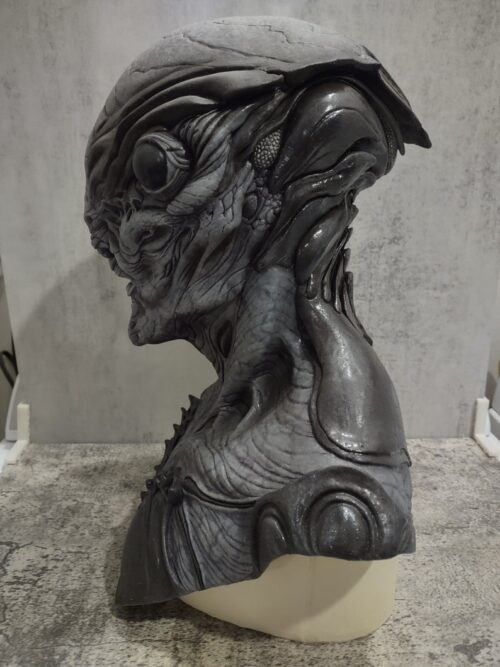 Jaw-Dropping Outlander Alien Silicone Mask - Image 6