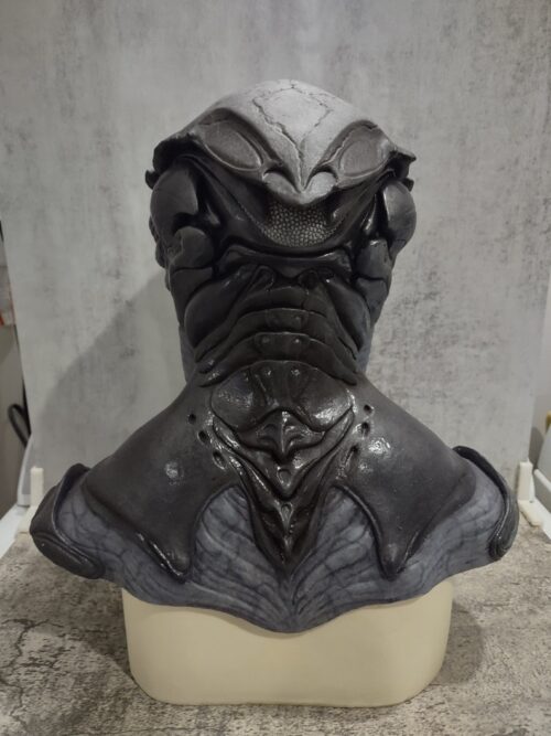 Jaw-Dropping Outlander Alien Silicone Mask - Image 3