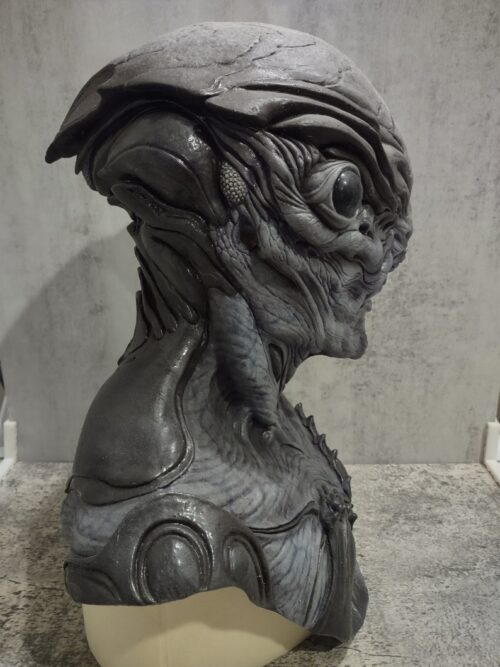 Jaw-Dropping Outlander Alien Silicone Mask - Image 2